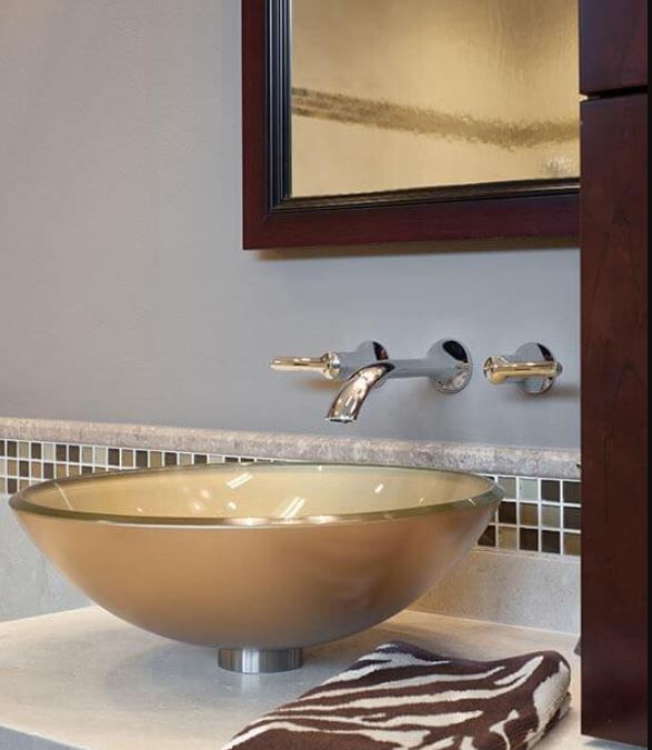 Hiring a Bathroom Remodeling Contractor vs. DIY: Which Is Better?