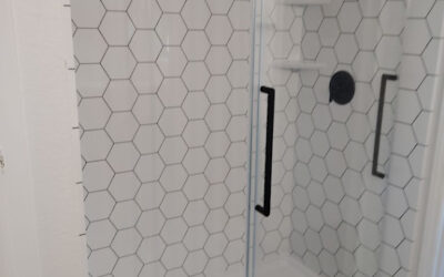 Walk-In Shower Yorba Linda Guide to Frameless vs Semi-Frameless Doors